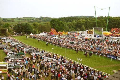 cartmel races today